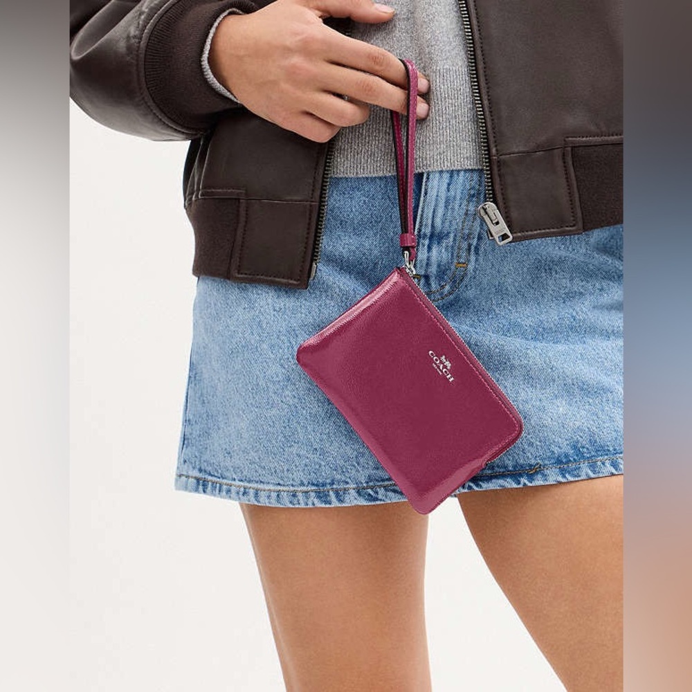Coach Corner Zip Wristlet Pink